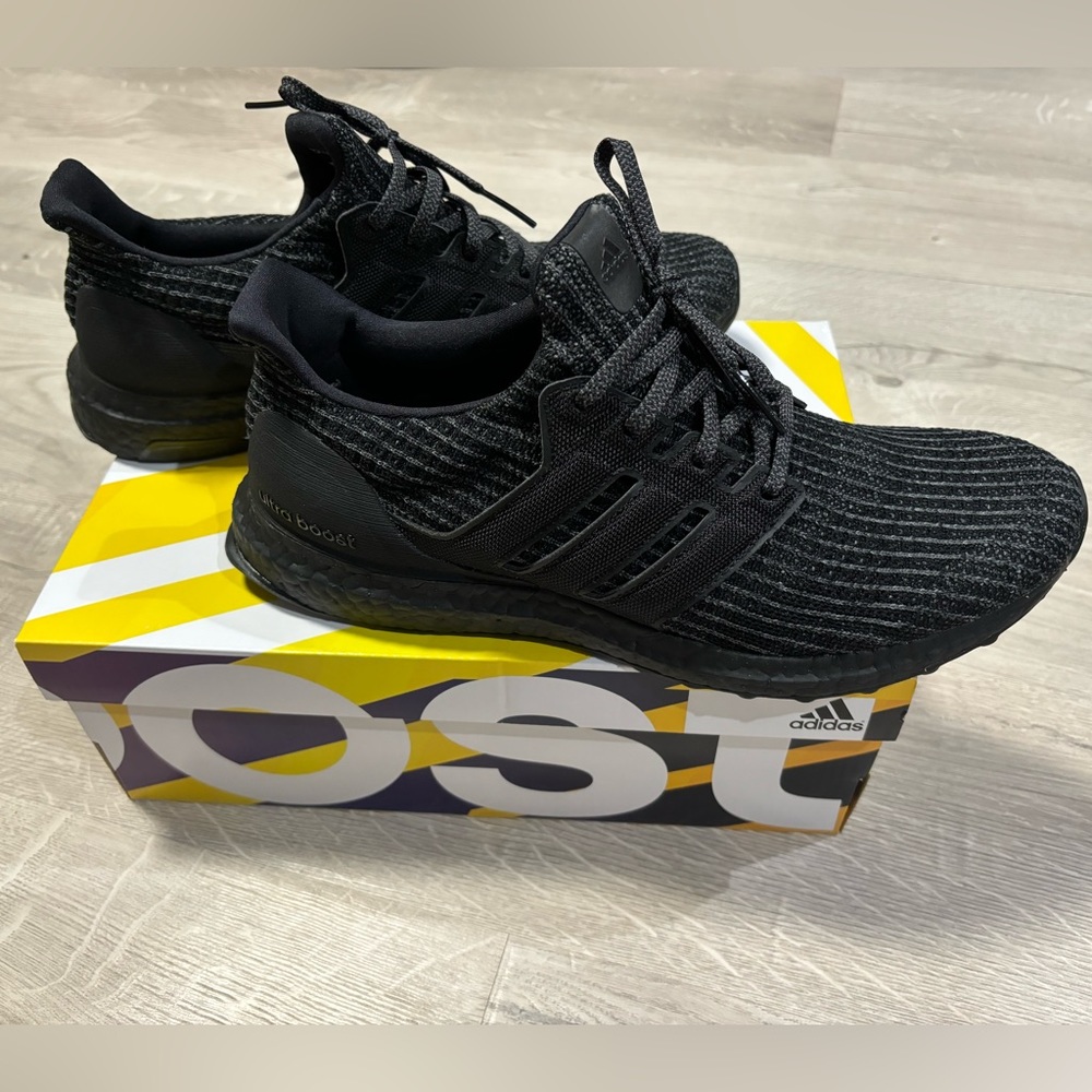 Adidas Men's Ultraboost 4.0 Shoes - Triple Black size 10 NIB/with tags!!